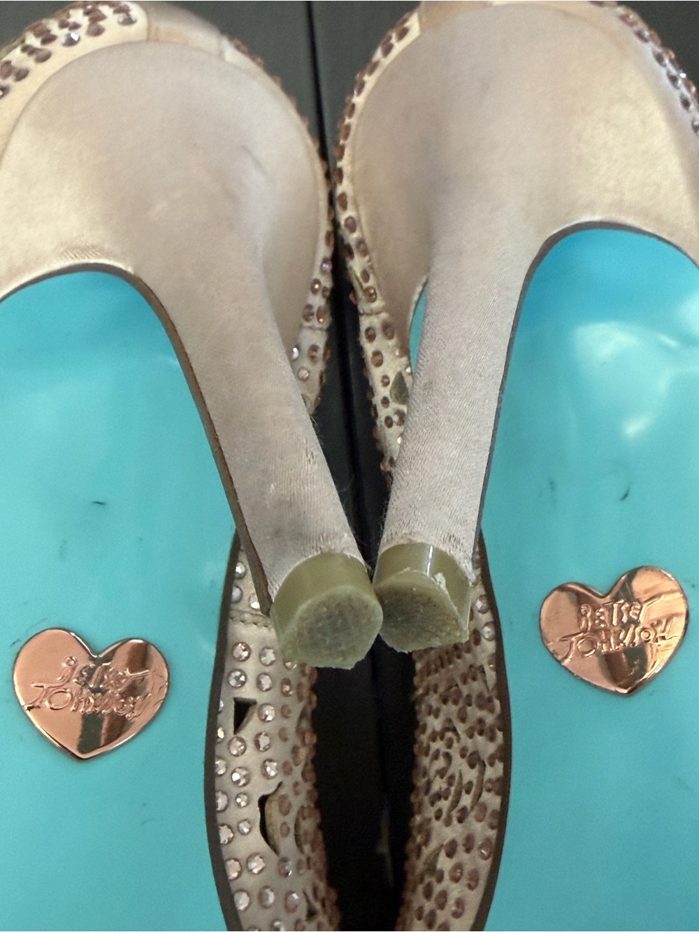 BETSEY JOHNSON Rose Gold Blush Rhinestones Heels  Size 9 - Picture 8 of 9